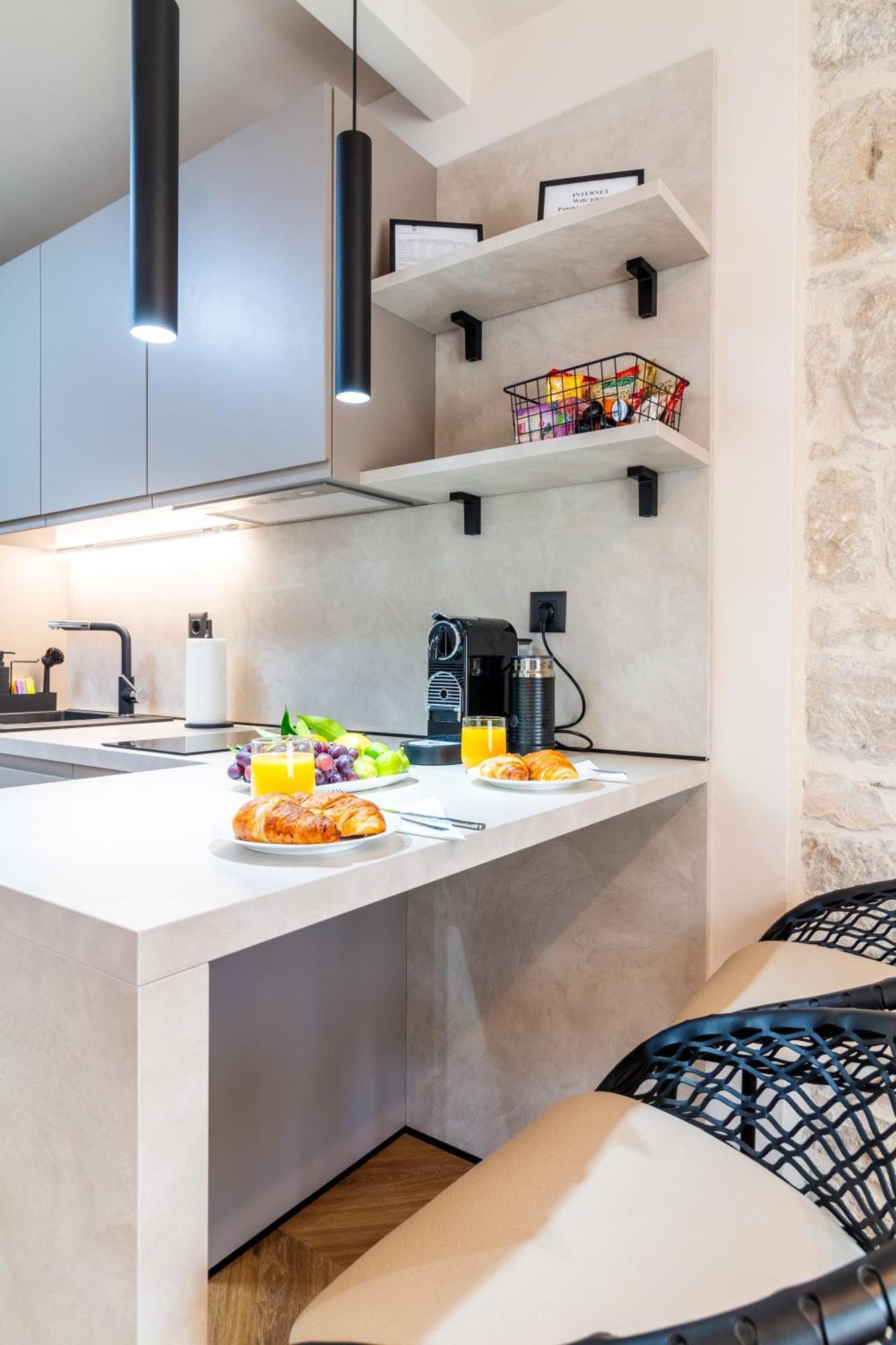 Apartment Centre In Stone House Split Exterior foto
