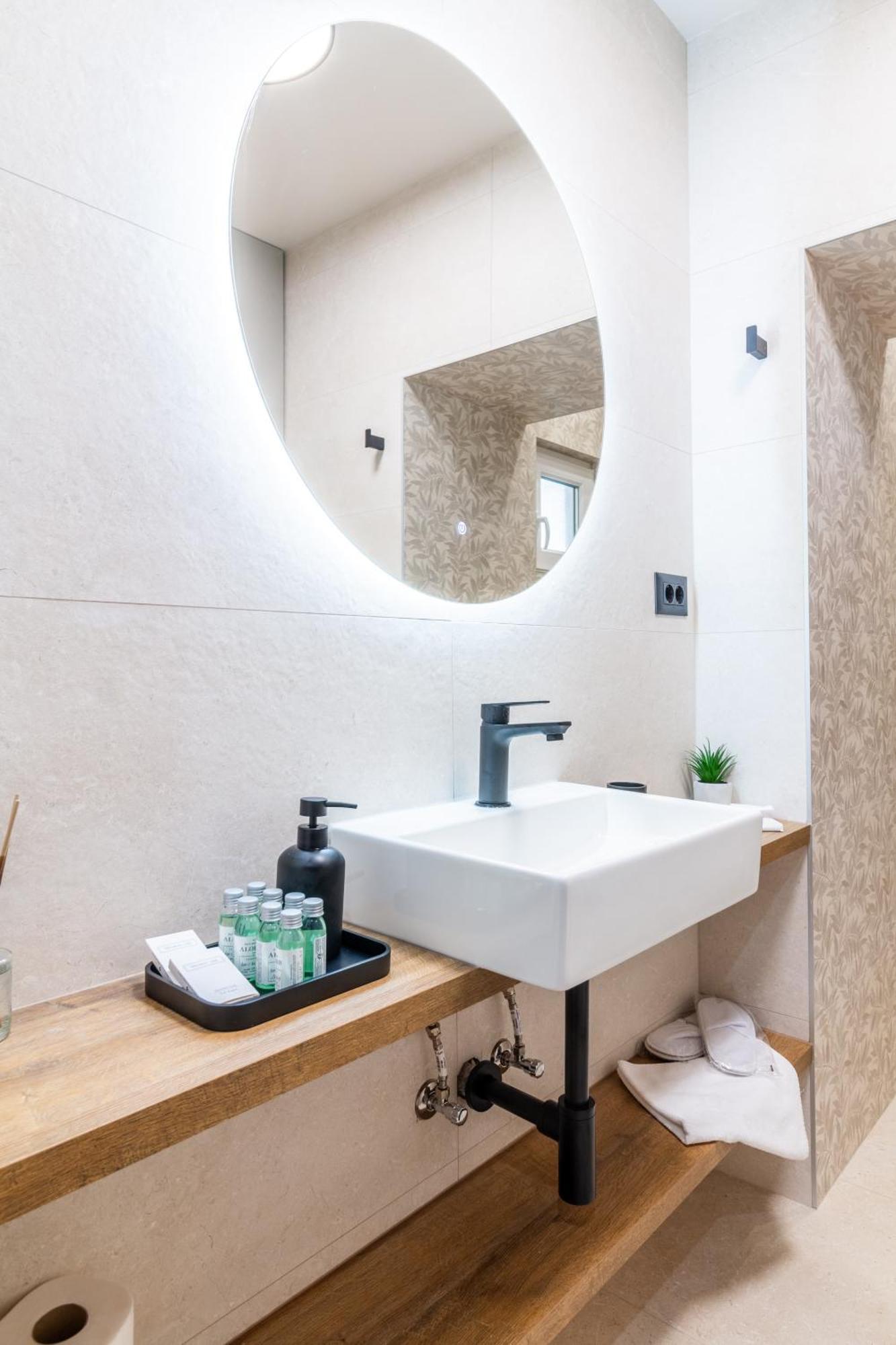 Apartment Centre In Stone House Split Exterior foto
