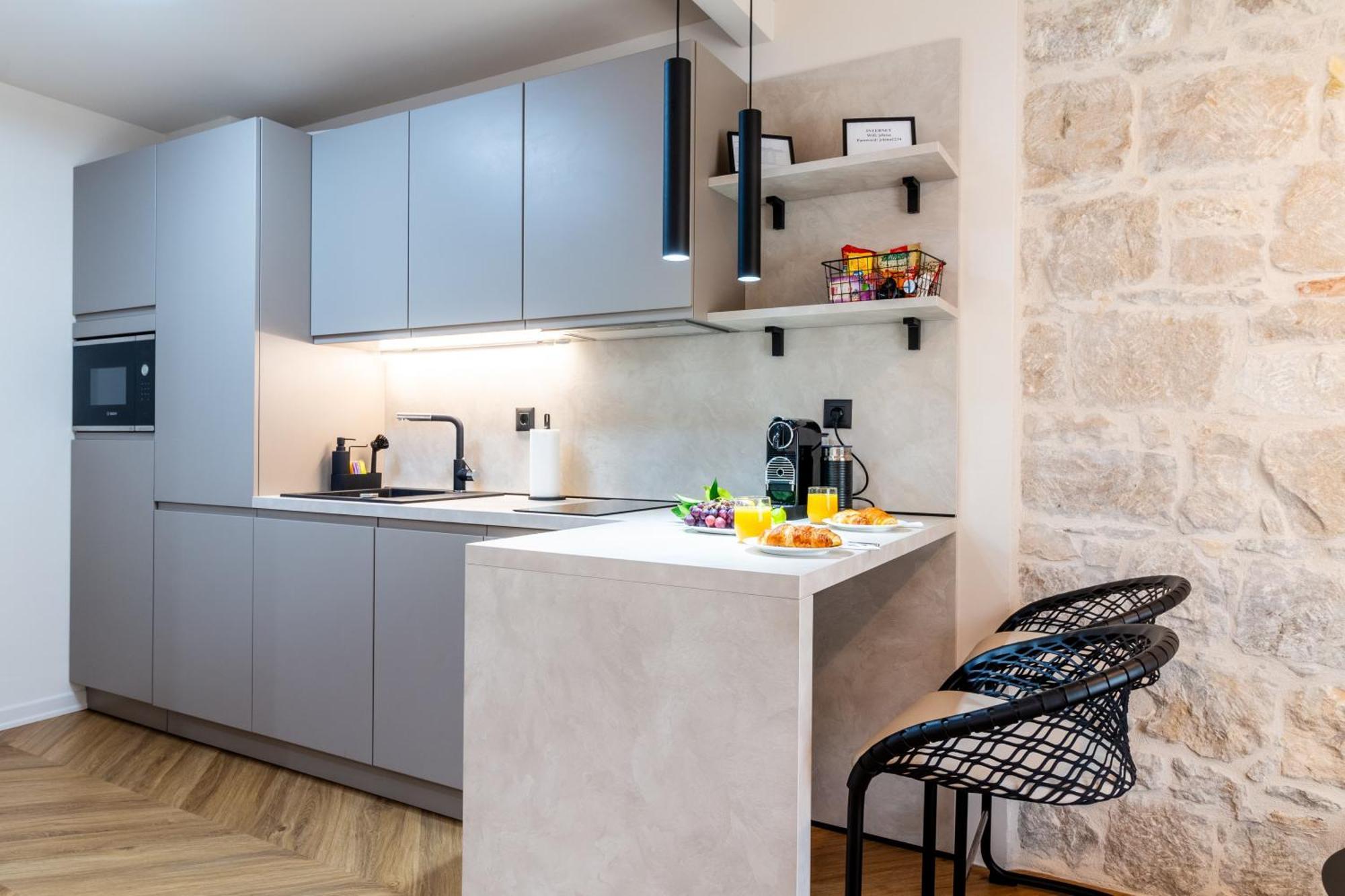 Apartment Centre In Stone House Split Exterior foto